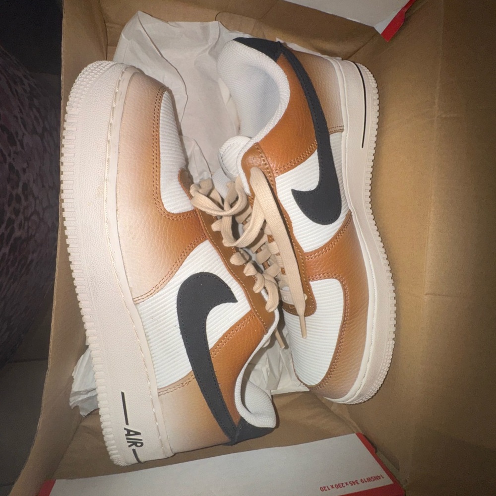 Nike Air Sneakers - White and Brown Men’s 8